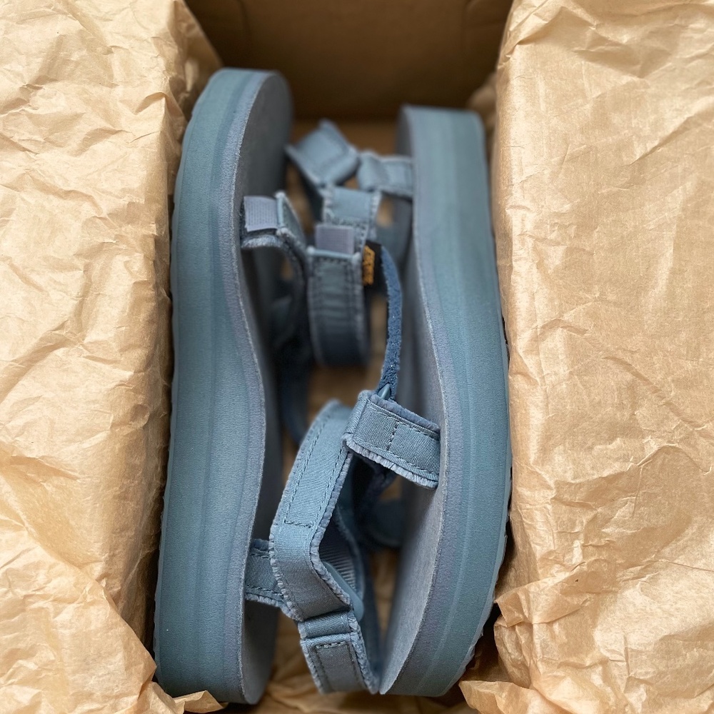 Teva Midform Sandal size 8